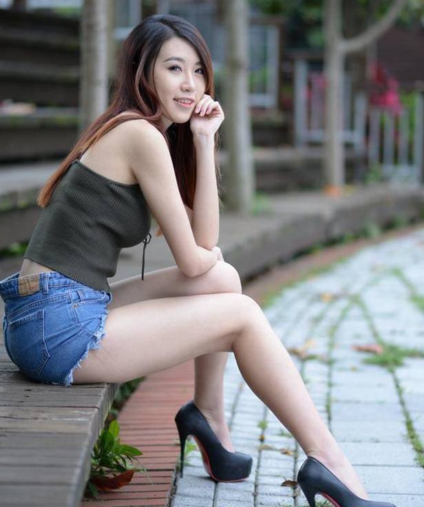 床上的床单场景完整无删减